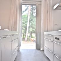 Keuken / taft gordijnen gevoerd / vlinderplooi aan roede