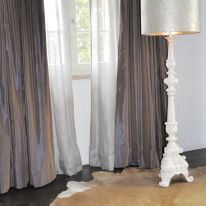 slaapkamer / linnen inbetween gordijnen en overgordijnen taft gevoerd / vlinderplooi aan roede slaapkamer / linnen inbetween gordijnen en overgordijnen taft gevoerd / vlinderplooi aan roede