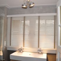 Badkamer / houten lamel met ladderband