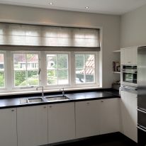 Keuken / linnen vouwgordijn met baleinen in stof  Colorama 1