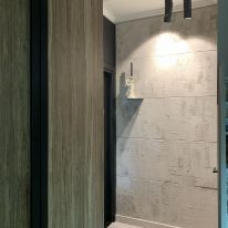 SJABLOONSTUC BEWERKT MET KLEUREN PIOMBO EN BETON
