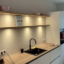 Eikenhouten planken met dimbare spots