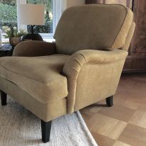 Fauteuil gestoffeerd in grove linnen van Puylaert